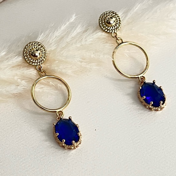 Elegant Gold Dangle Earrings - Wedding Romantic Pendant Earrings - Glam Earrings - Picture 5 of 15